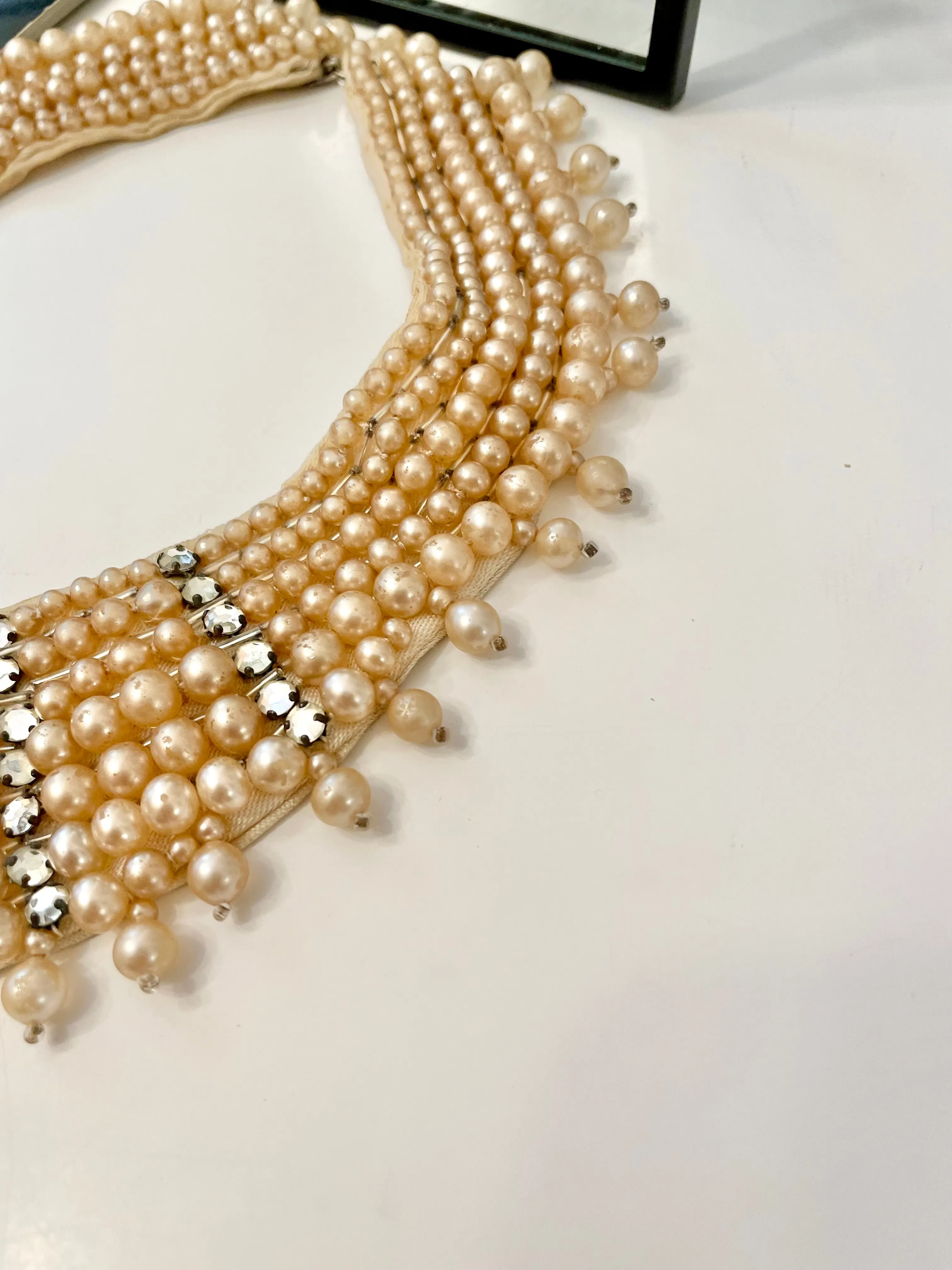 The most charming pearl and rhinestone collar... so elegant